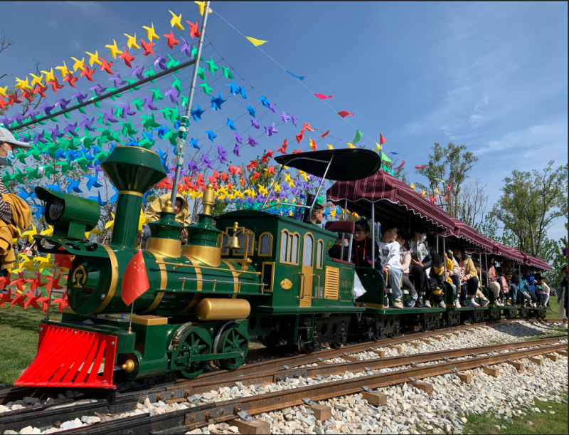 打卡中華海棠園 與小火車一起住在風(fēng)景里~